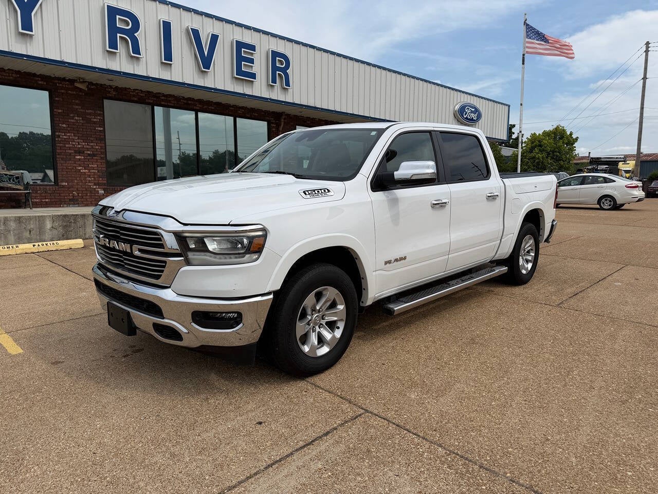 2022 RAM 1500 Laramie 4x4 4dr Crew Cab 5.6 ft. SB Pickup