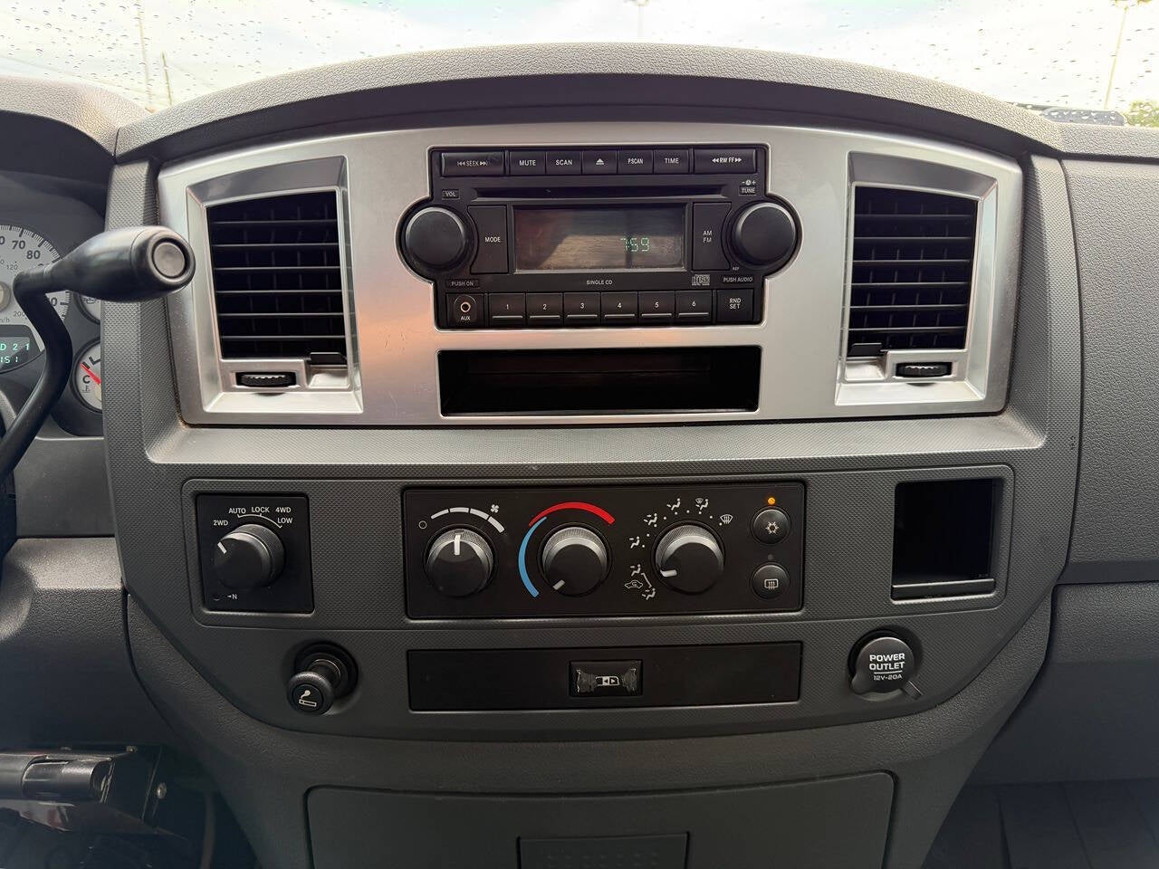 2008 Dodge Ram 1500 SLT 4dr Quad Cab 4WD SB