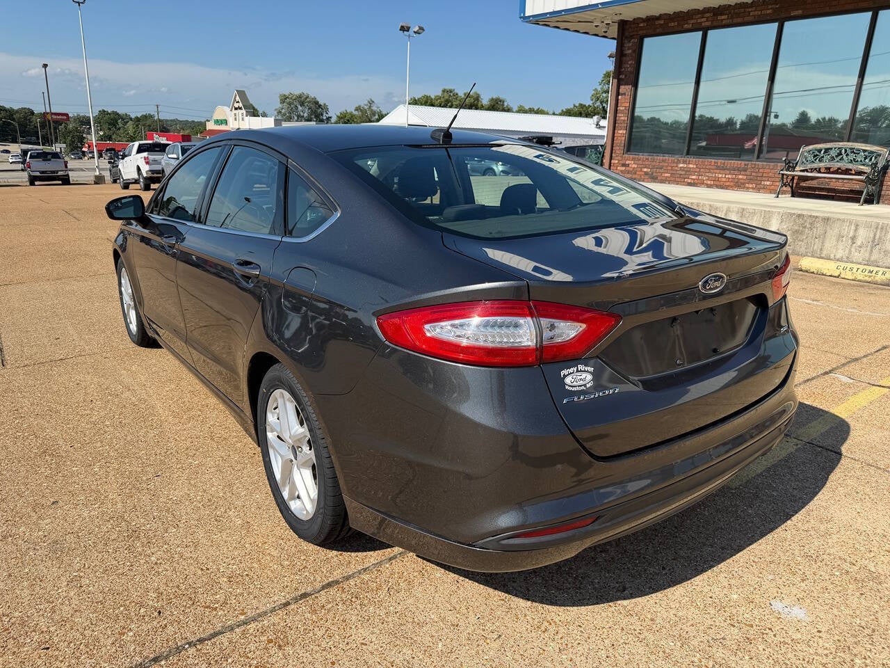 2016 Ford Fusion SE 4dr Sedan