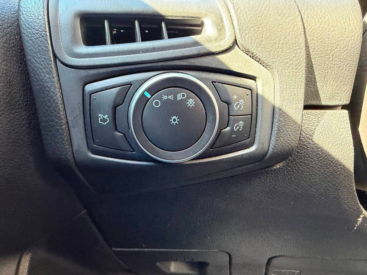 2018 Ford Focus SE 4dr Hatchback