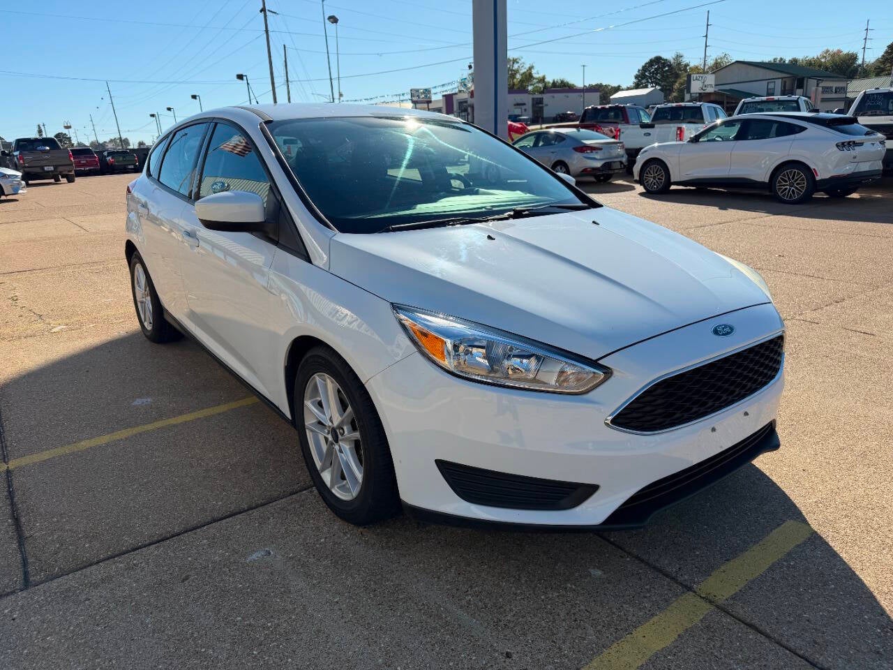 2018 Ford Focus SE 4dr Hatchback
