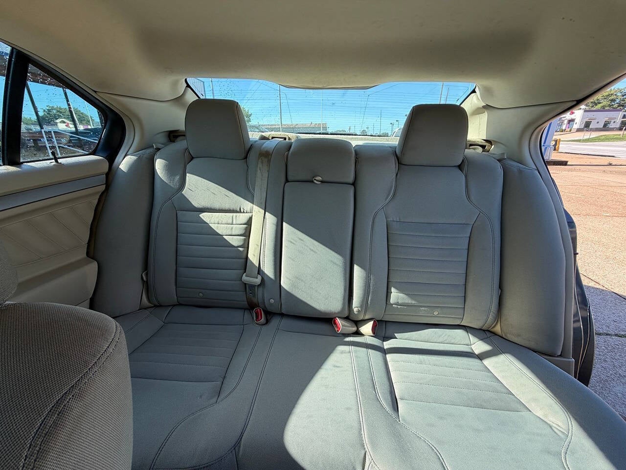 2016 Ford Taurus SE 4dr Sedan