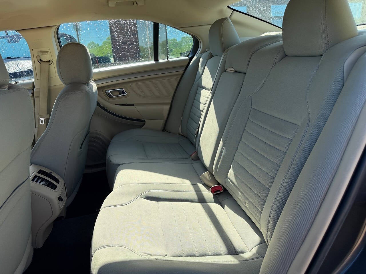 2016 Ford Taurus SE 4dr Sedan
