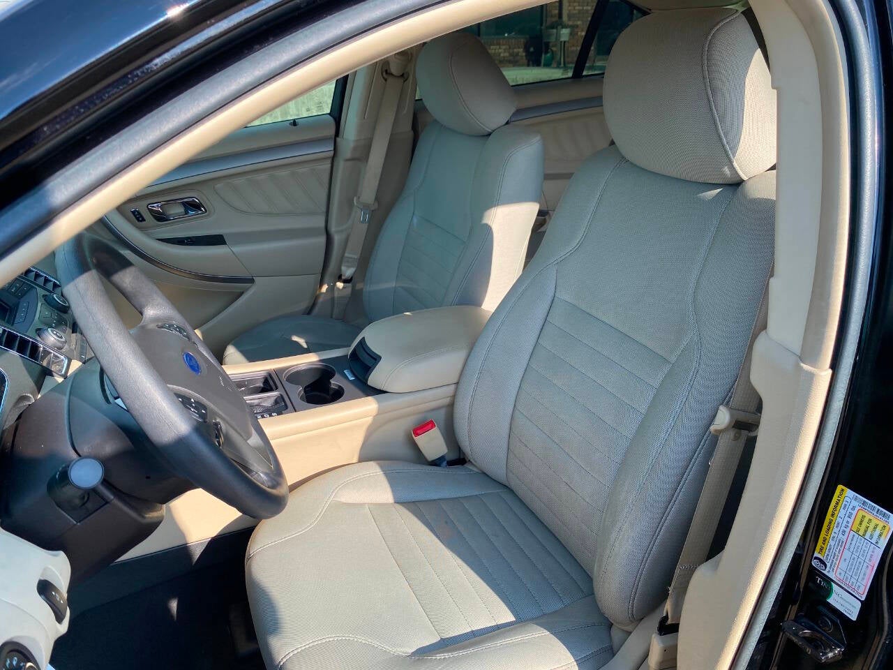 2018 Ford Taurus SE 4dr Sedan