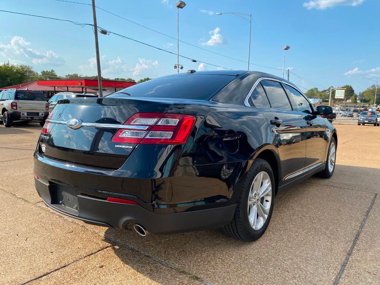 2018 Ford Taurus SE 4dr Sedan