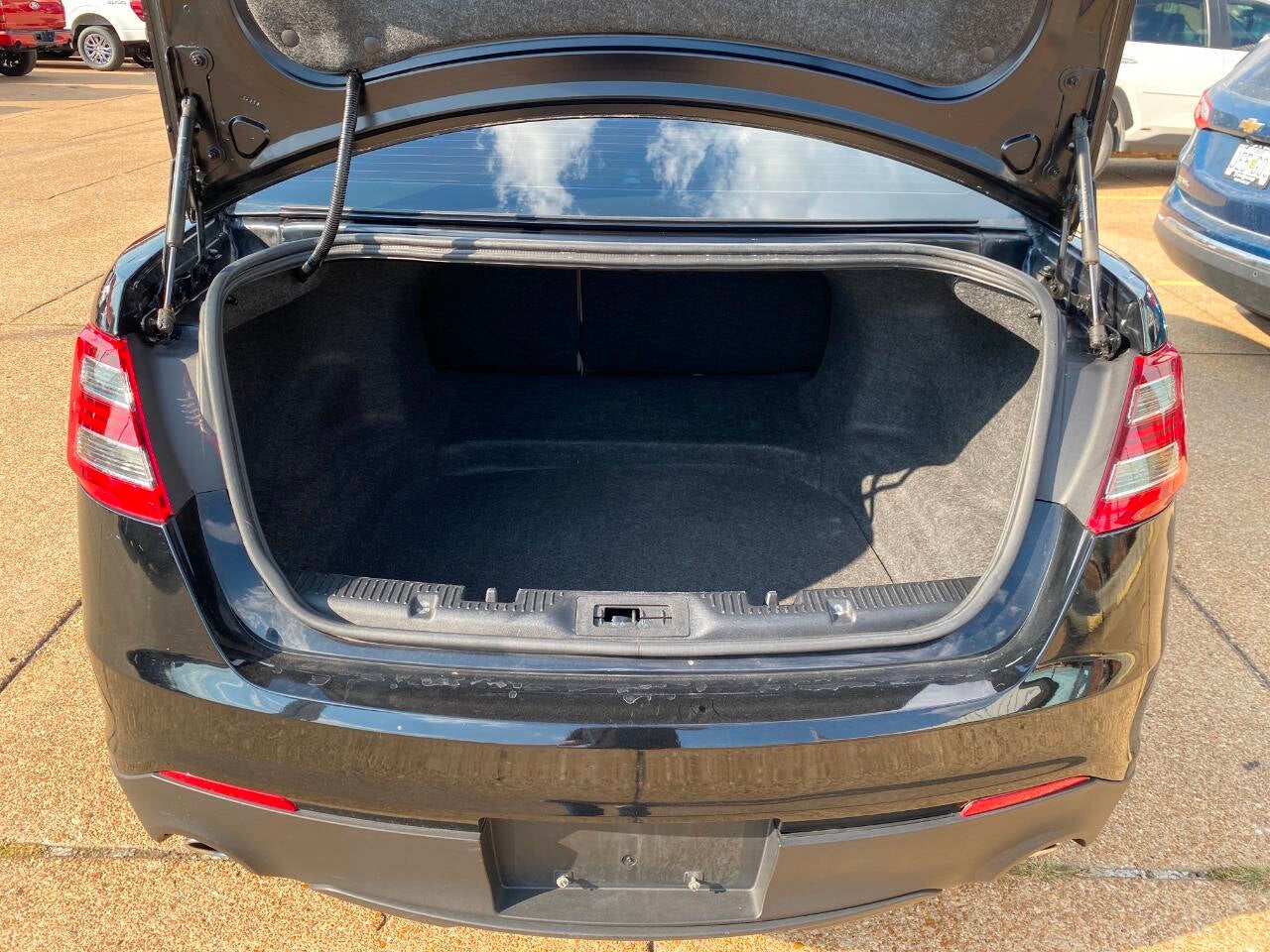 2018 Ford Taurus SE 4dr Sedan