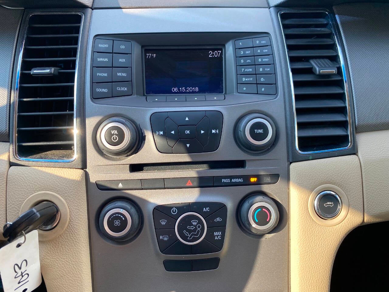 2018 Ford Taurus SE 4dr Sedan