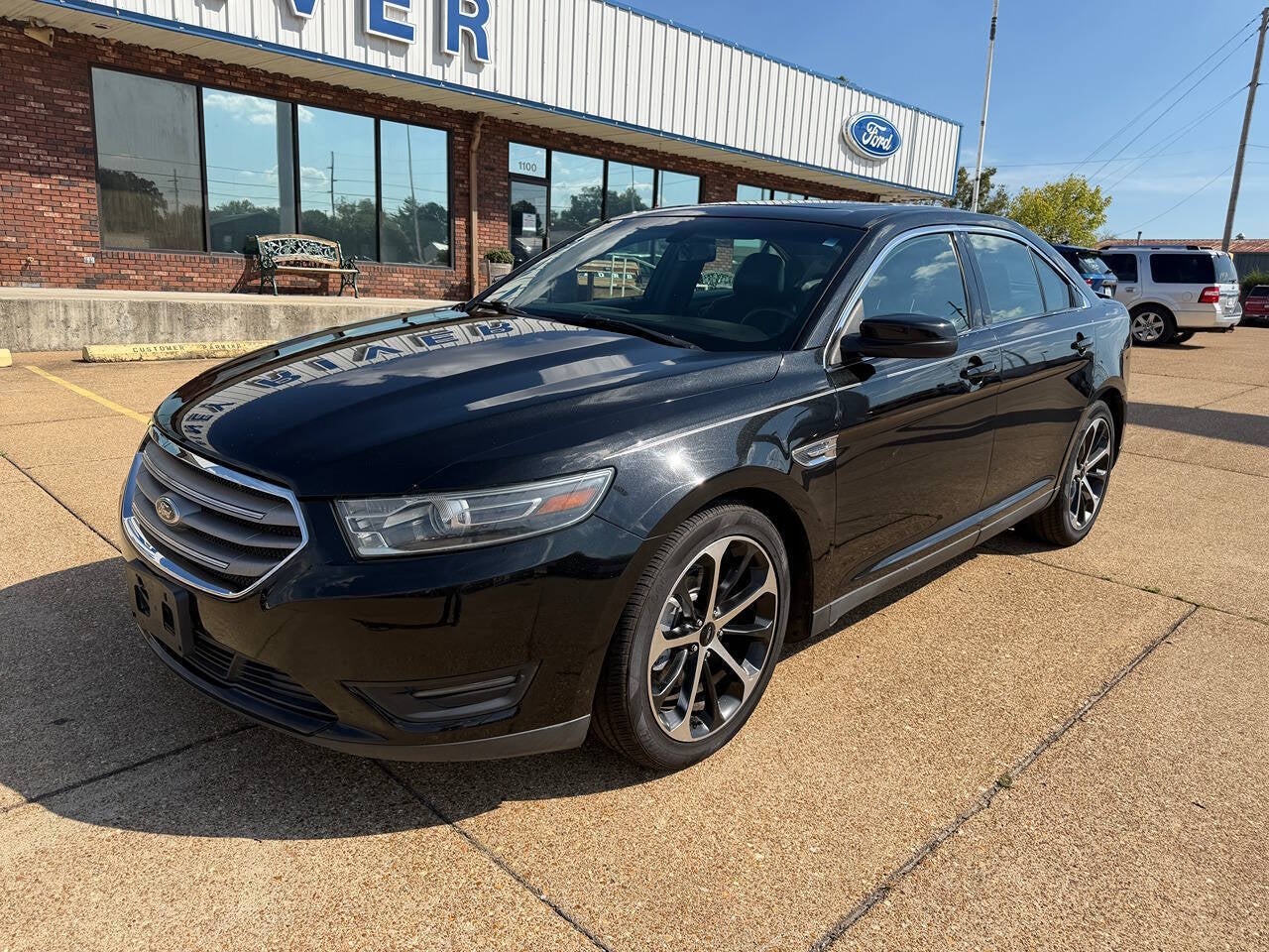 2015 Ford Taurus SEL 4dr Sedan