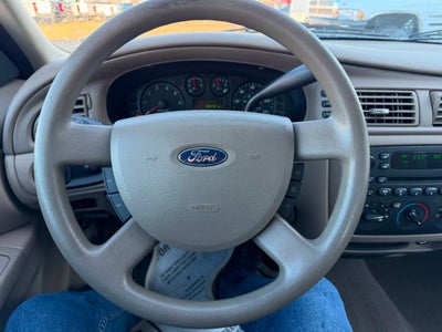 2005 Ford Taurus SE 4dr Sedan