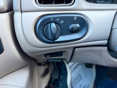 2005 Ford Taurus SE 4dr Sedan