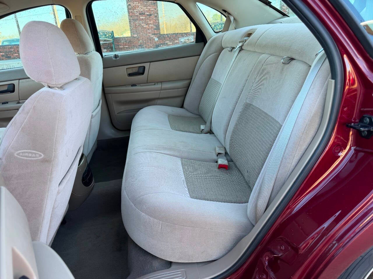 2005 Ford Taurus SE 4dr Sedan