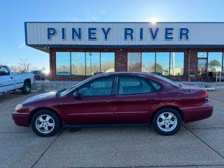 2005 Ford Taurus SE 4dr Sedan