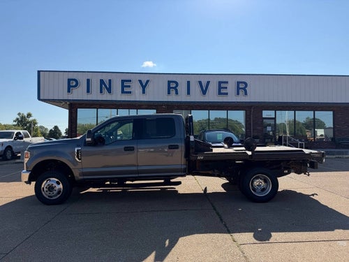 2022 Ford F-350 Super Duty XLT 4x4 4dr Crew Cab 179 in. WB DRW Chassis