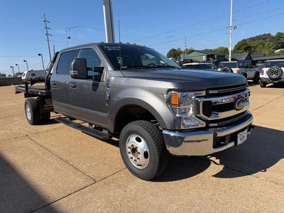 2022 Ford F-350 Super Duty XLT 4x4 4dr Crew Cab 179 in. WB DRW Chassis