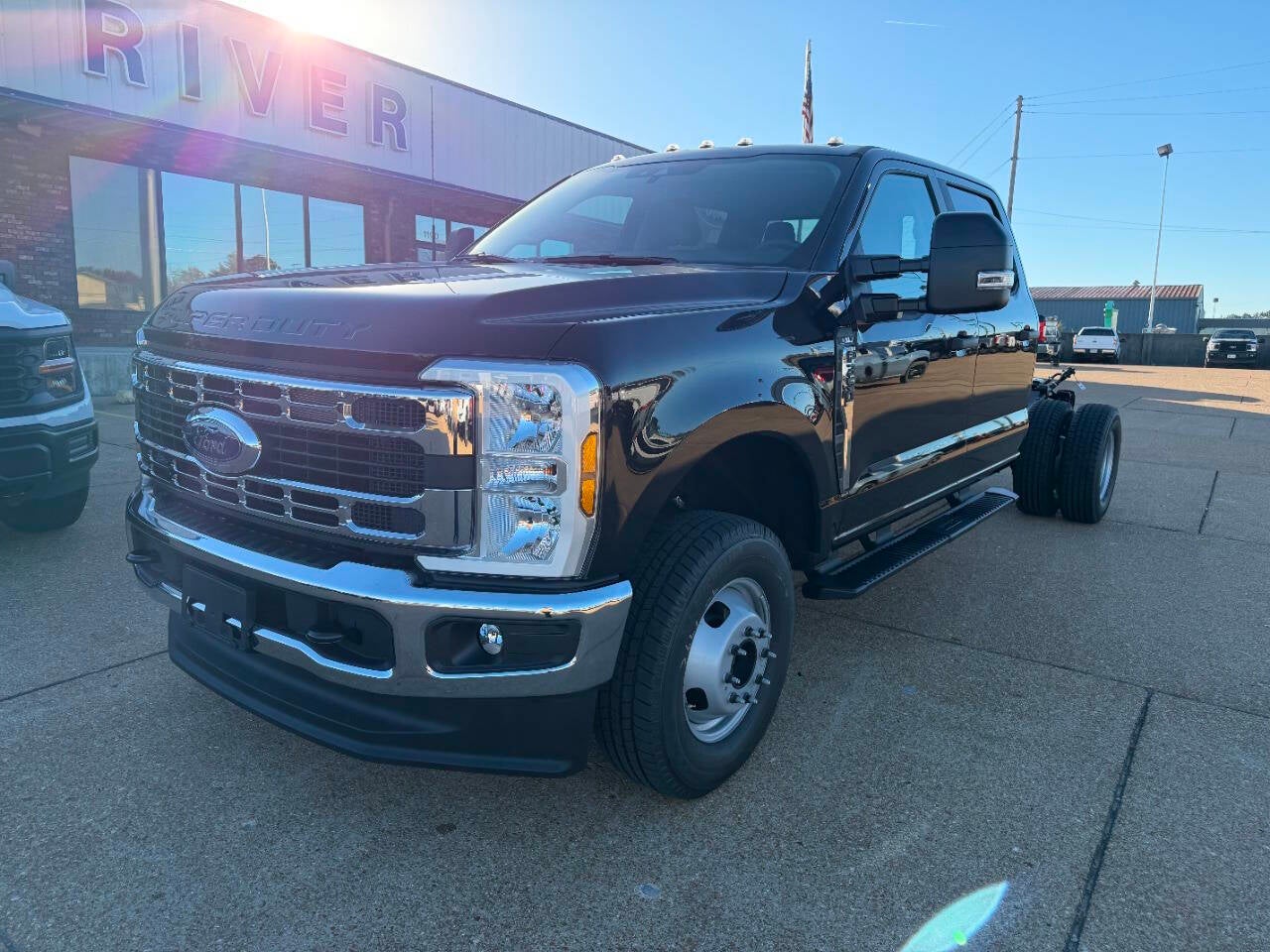 2026 Ford F-350 Super Duty XL 4x4 4dr Crew Cab 179 in. WB DRW Chassis