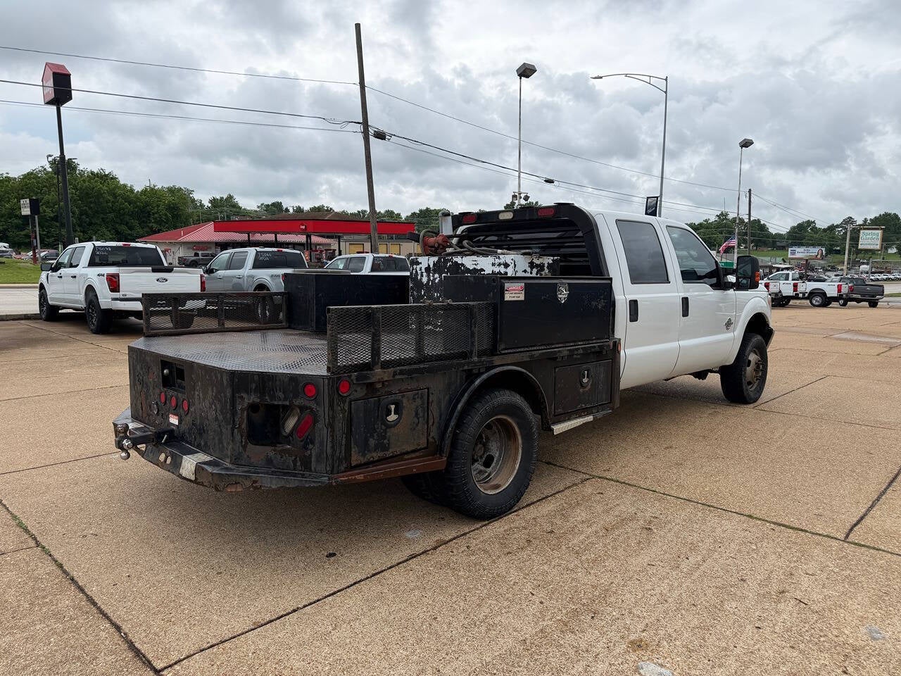 2015 Ford F-350 Super Duty XL 4x4 4dr Crew Cab 176 in. WB DRW Chassis