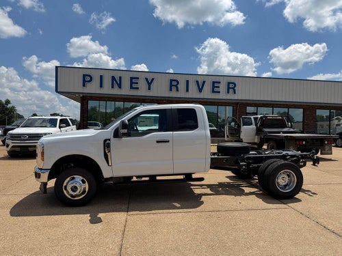 2026 Ford F-350 Super Duty XL 4x4 4dr SuperCab 168 in. WB DRW Chassis