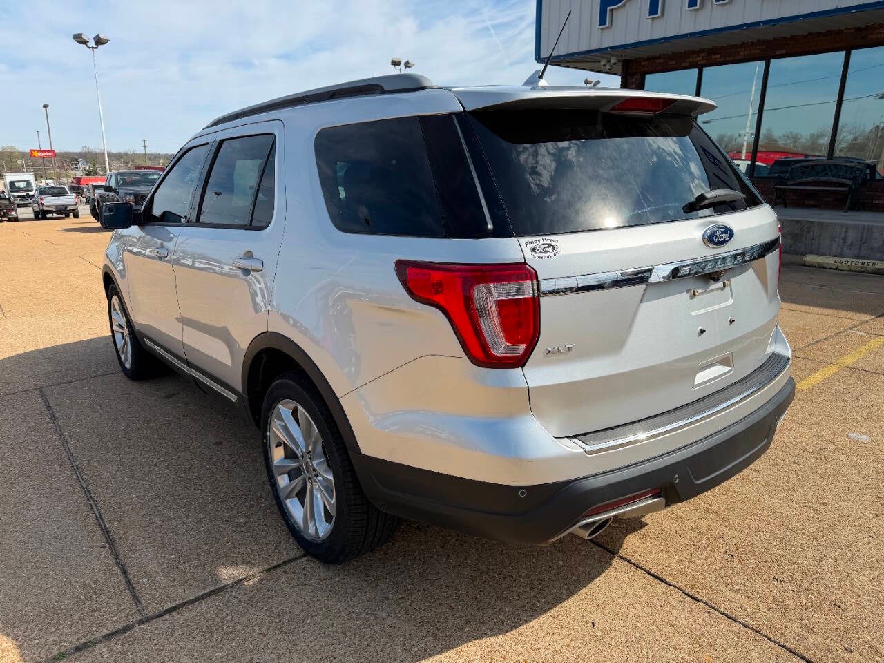 2018 Ford Explorer XLT 4dr SUV