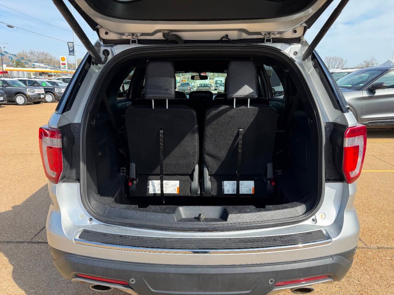 2018 Ford Explorer XLT 4dr SUV