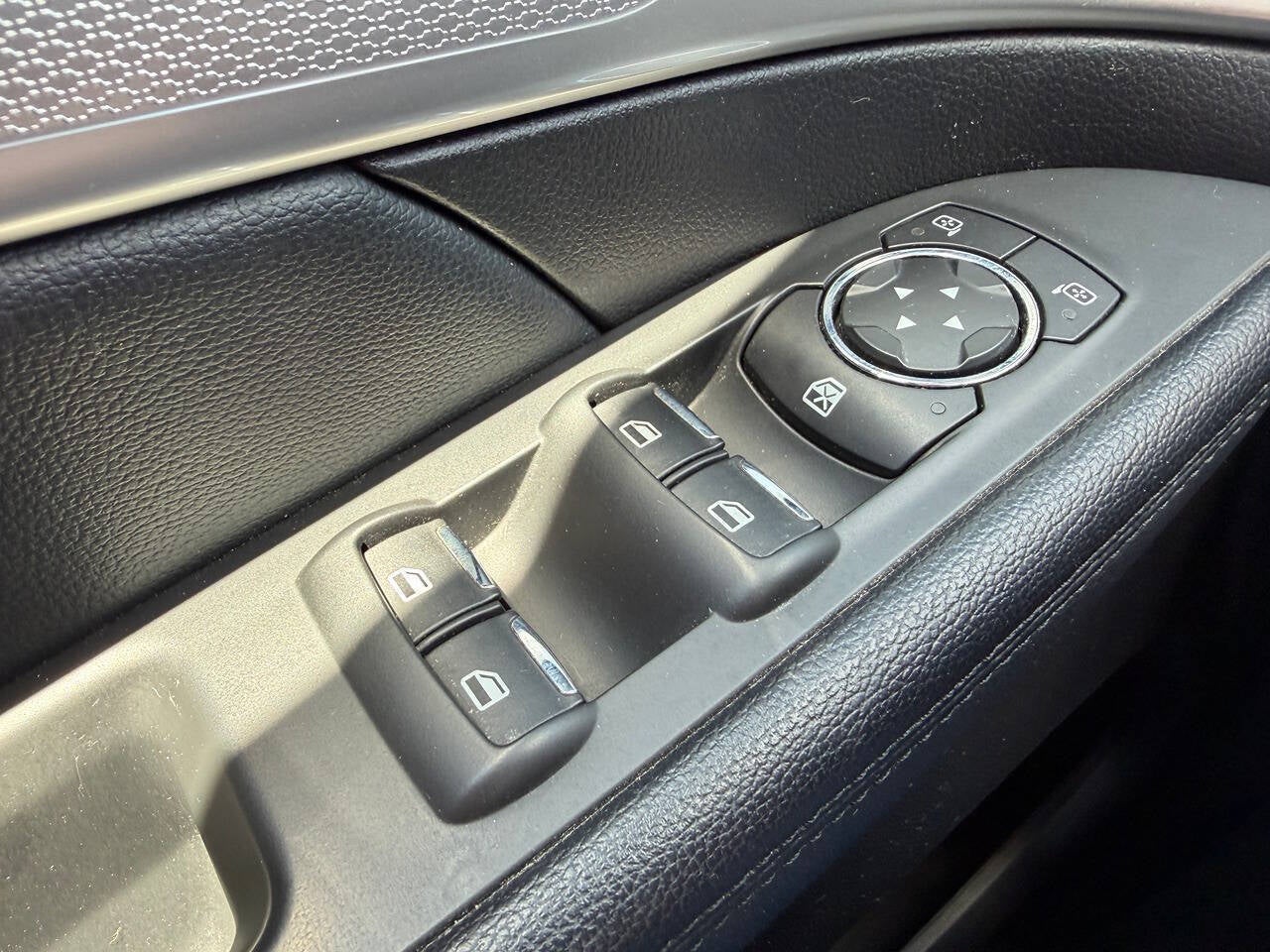 2017 Ford Explorer XLT 4dr SUV