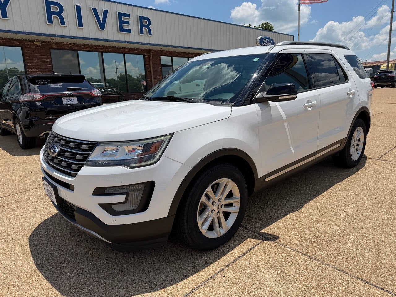 2017 Ford Explorer XLT 4dr SUV