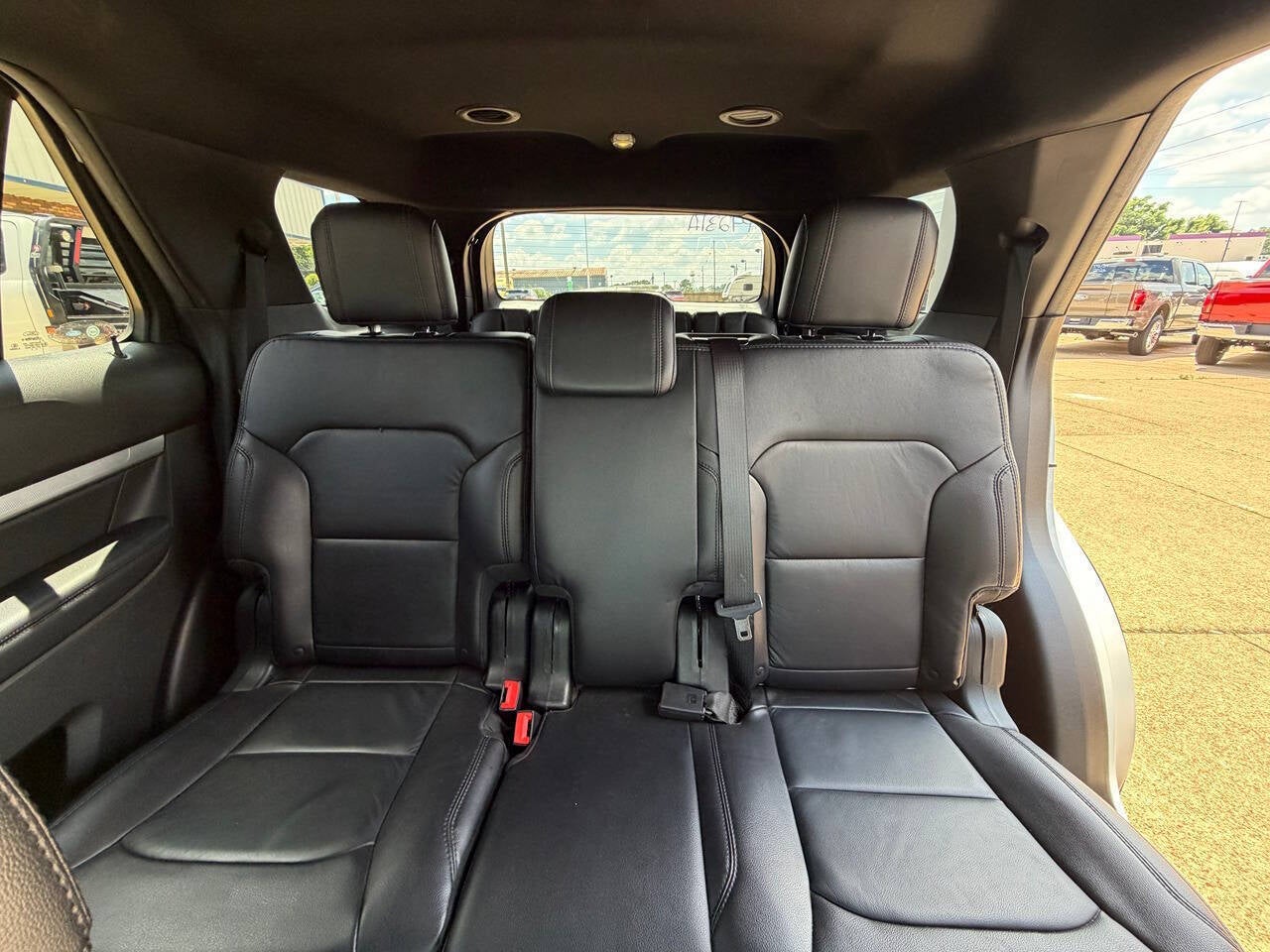 2017 Ford Explorer XLT 4dr SUV