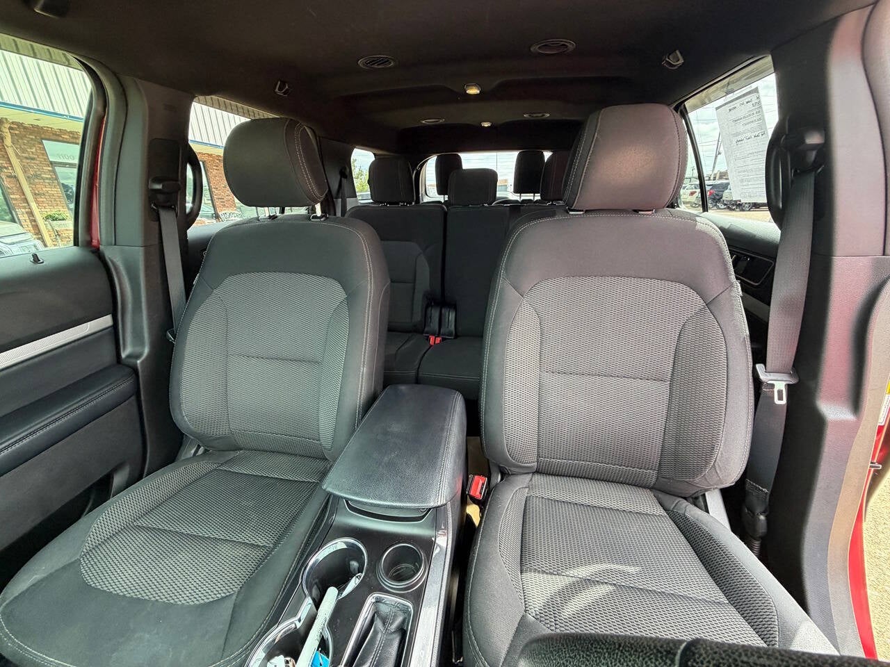 2017 Ford Explorer XLT 4dr SUV