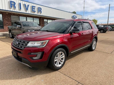 2017 Ford Explorer XLT 4dr SUV