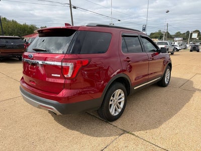 2017 Ford Explorer XLT 4dr SUV