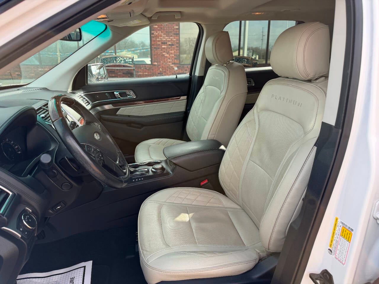 2017 Ford Explorer Platinum AWD 4dr SUV