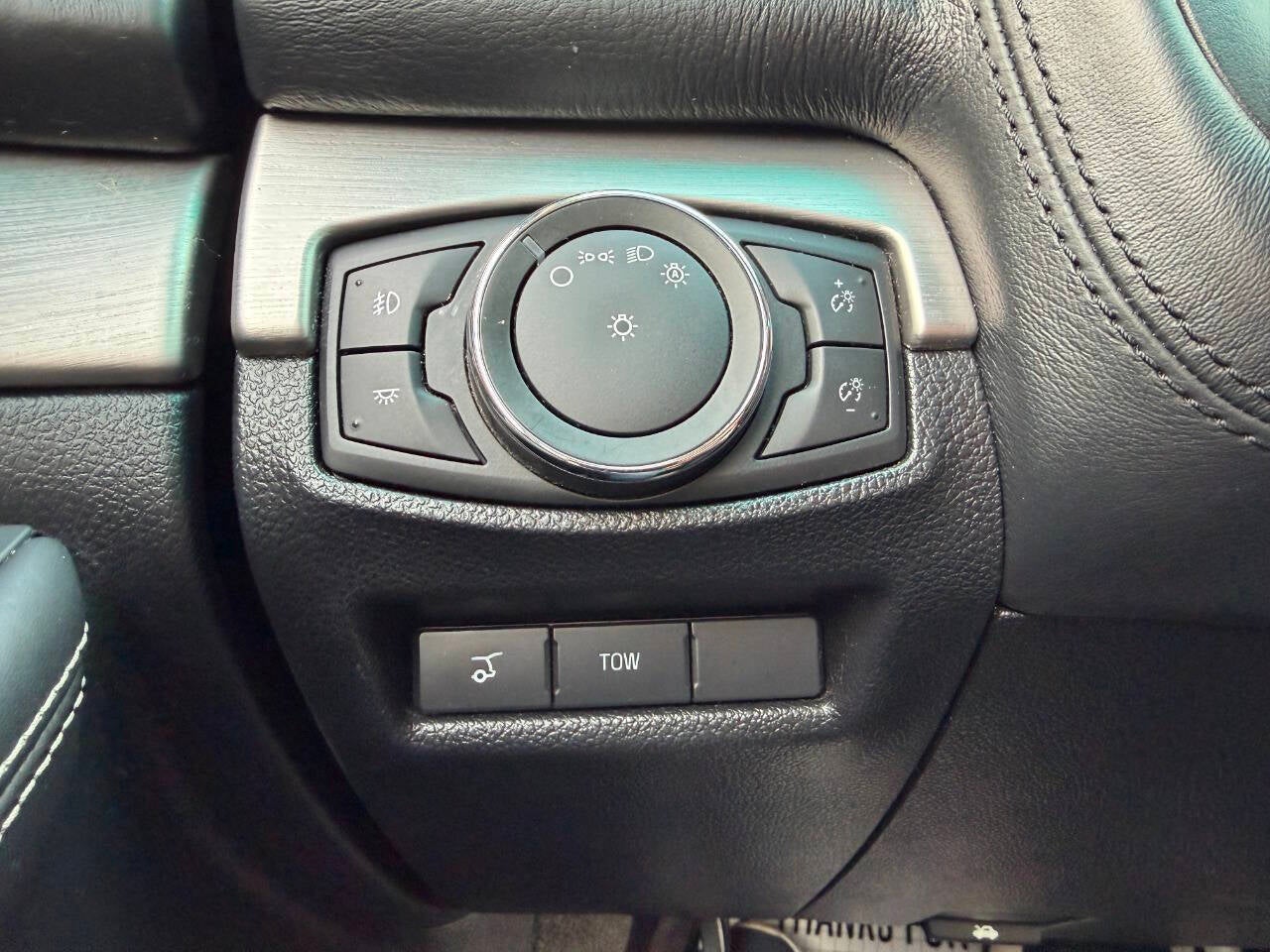 2017 Ford Explorer Platinum AWD 4dr SUV