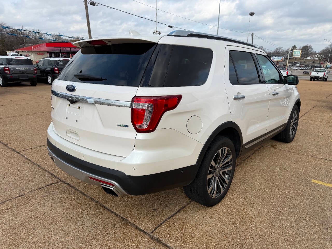 2017 Ford Explorer Platinum AWD 4dr SUV