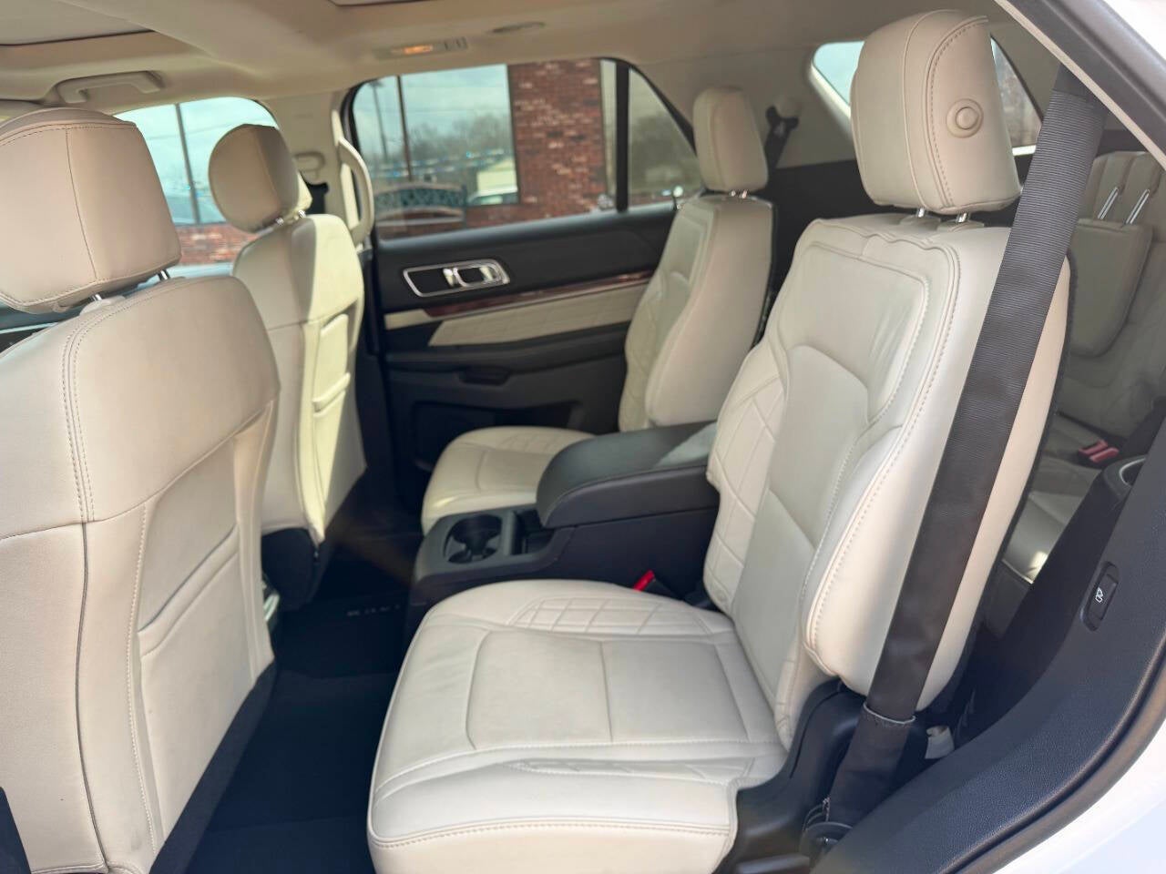 2017 Ford Explorer Platinum AWD 4dr SUV