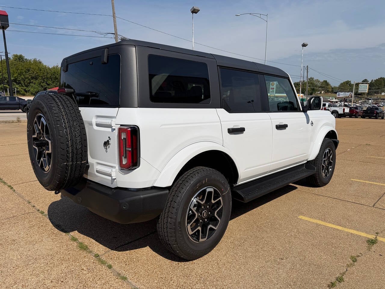 2026 Ford Bronco Outer Banks 4x4 4dr SUV