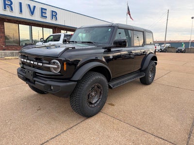 2025 Ford Bronco Outer Banks 4x4 4dr SUV