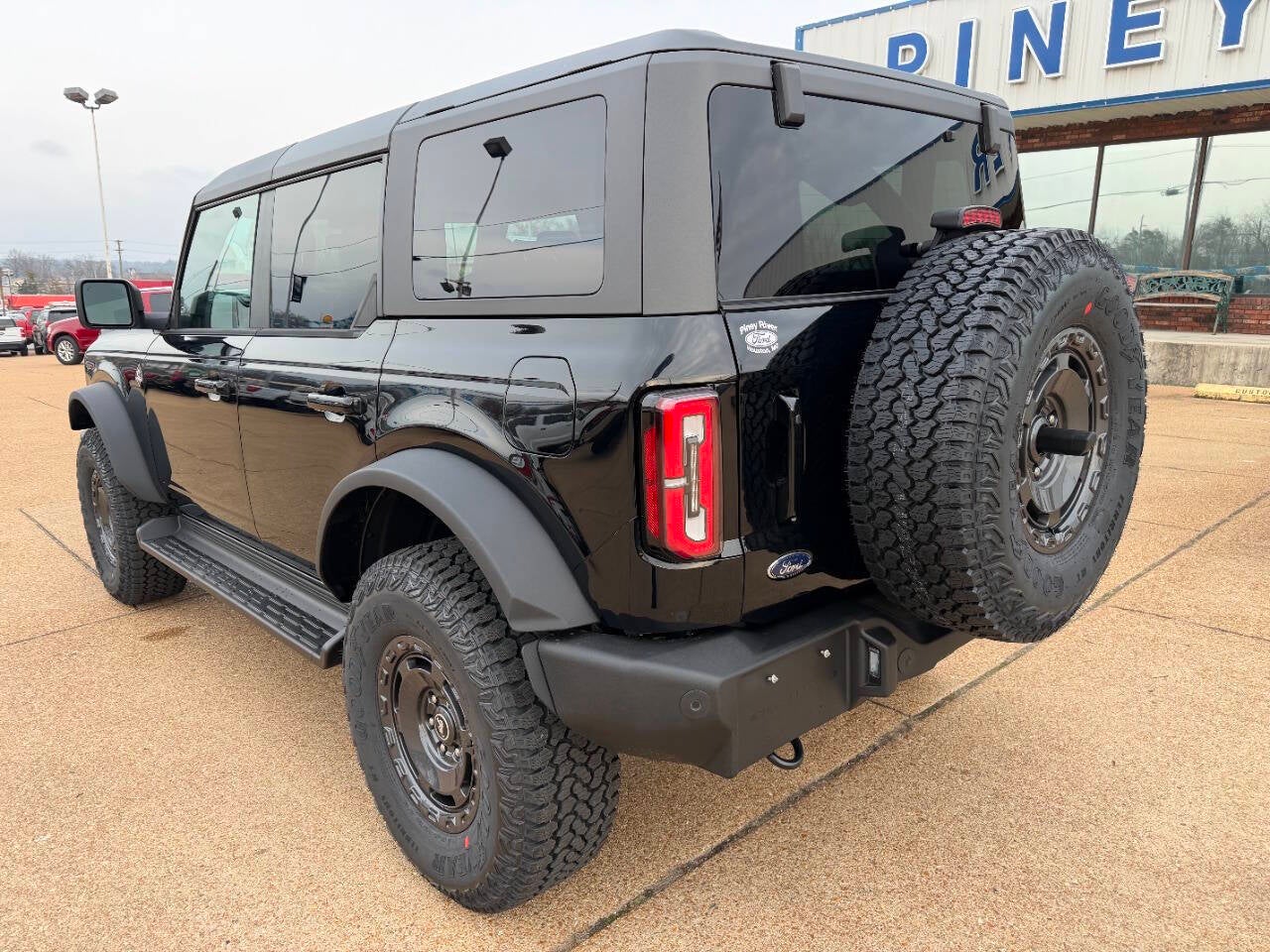 2025 Ford Bronco Outer Banks 4x4 4dr SUV