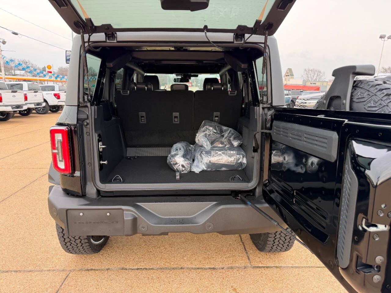 2025 Ford Bronco Outer Banks 4x4 4dr SUV