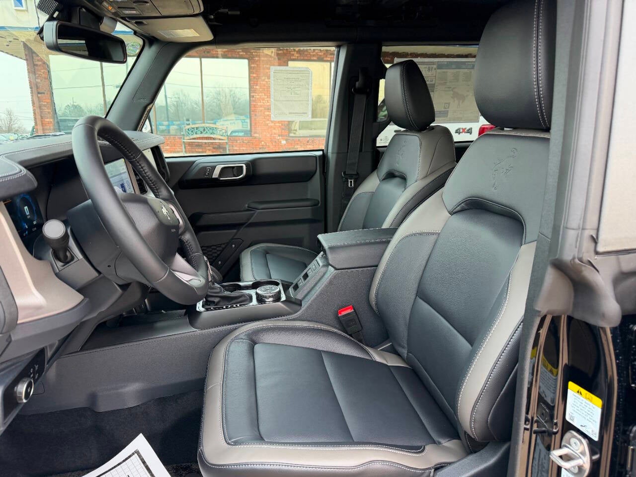 2025 Ford Bronco Outer Banks 4x4 4dr SUV