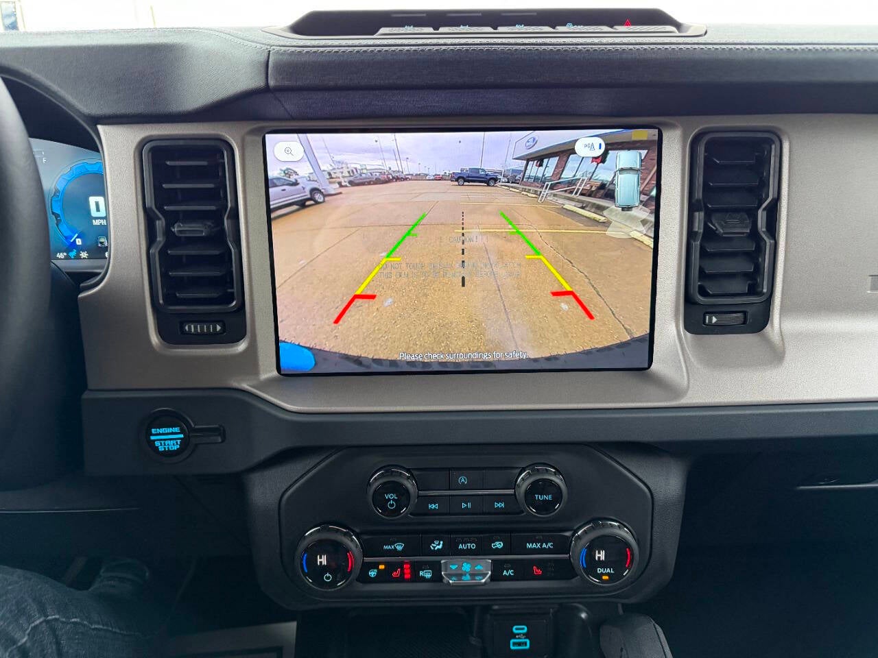 2025 Ford Bronco Outer Banks 4x4 4dr SUV