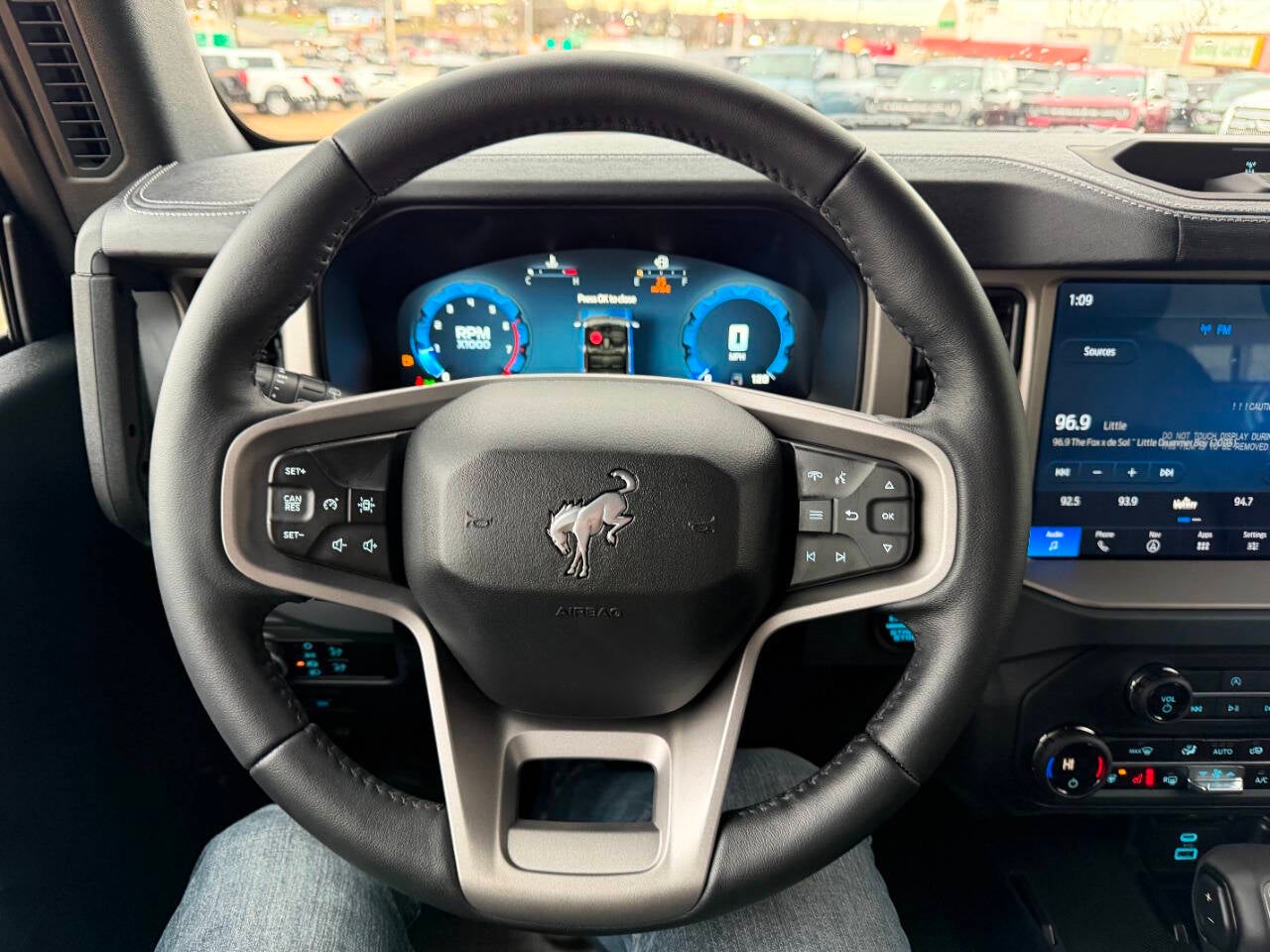 2025 Ford Bronco Outer Banks 4x4 4dr SUV