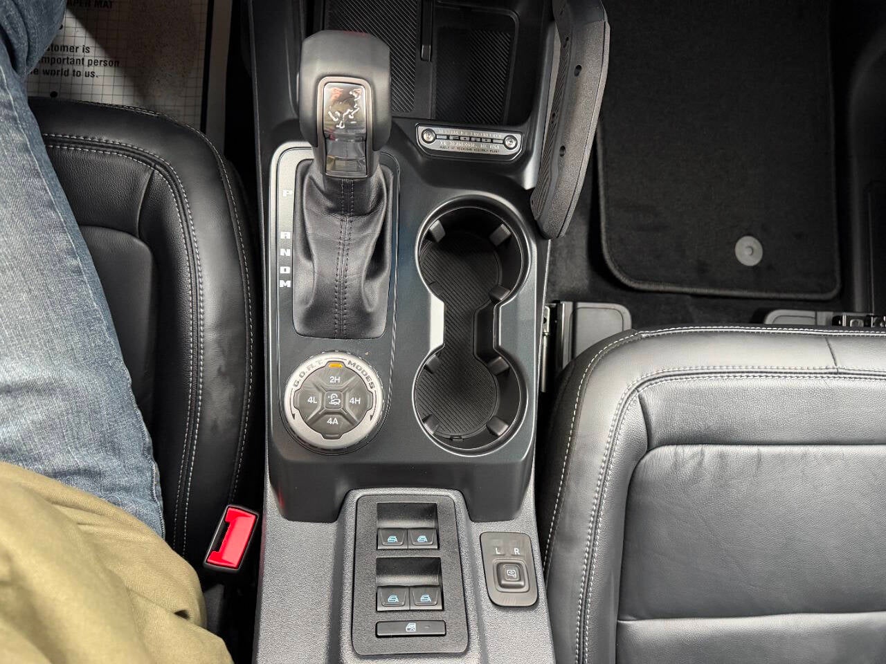 2025 Ford Bronco Outer Banks 4x4 4dr SUV