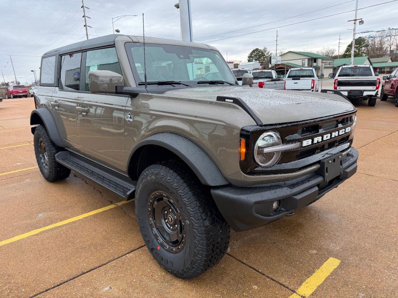 2025 Ford Bronco Outer Banks 4x4 4dr SUV