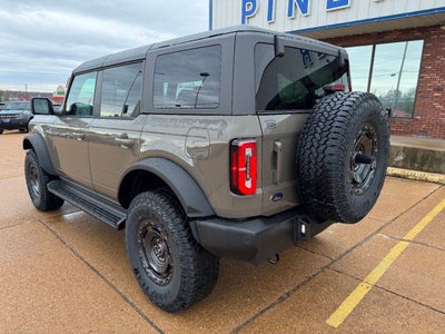 2025 Ford Bronco Outer Banks 4x4 4dr SUV