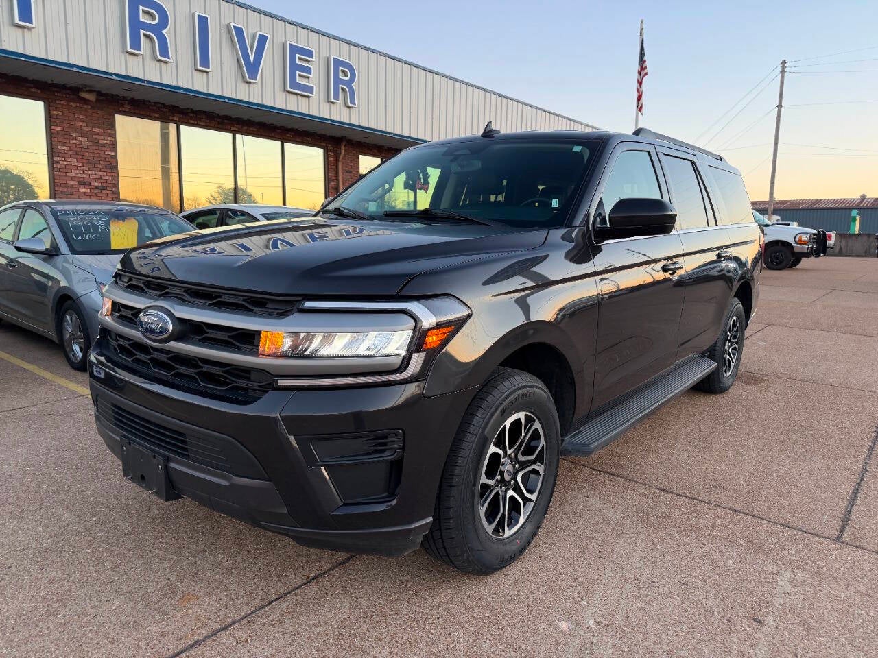 2024 Ford Expedition MAX XLT 4x4 4dr SUV