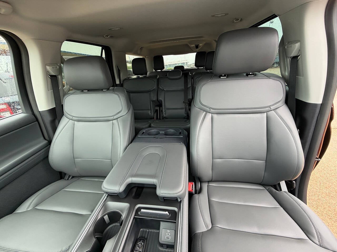 2027 Ford Expedition MAX Active 4x4 4dr SUV