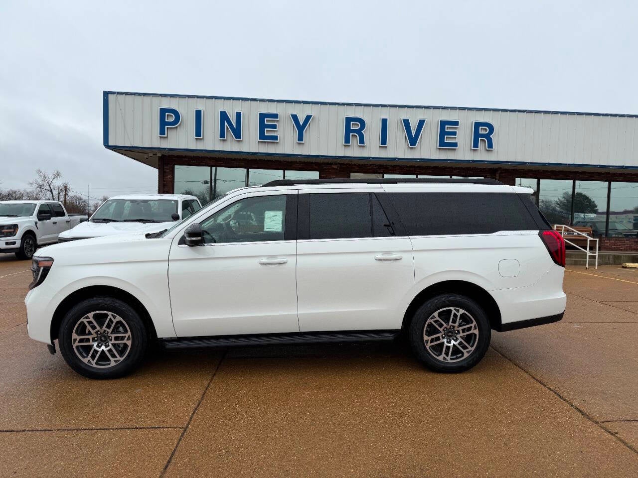 2025 Ford Expedition MAX Active 4x4 4dr SUV