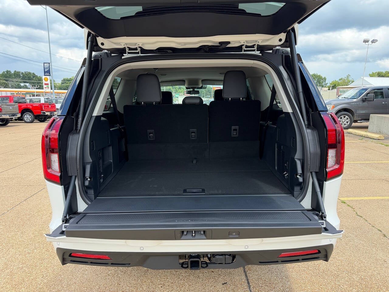 2027 Ford Expedition MAX Active 4x4 4dr SUV