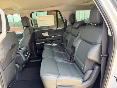 2027 Ford Expedition MAX Active 4x4 4dr SUV
