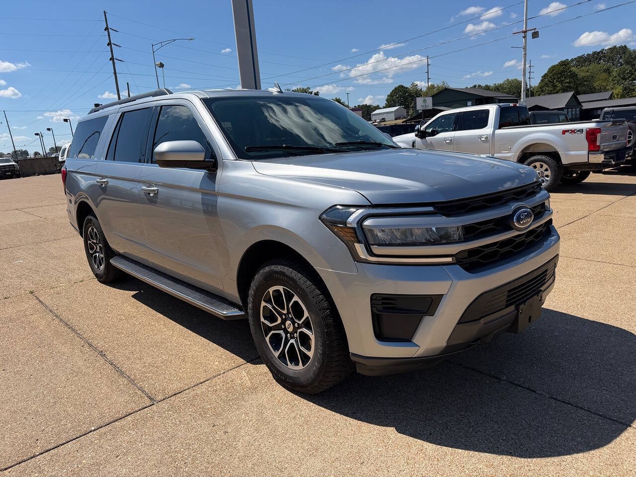 2022 Ford Expedition MAX XLT 4x4 4dr SUV