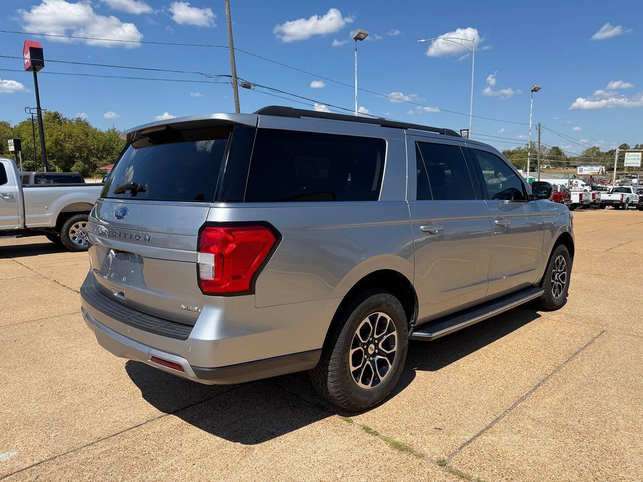 2022 Ford Expedition MAX XLT 4x4 4dr SUV
